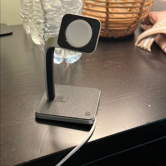 Apple Watch Series 10 with Silver and Blush Colors - Picture 4 of 6